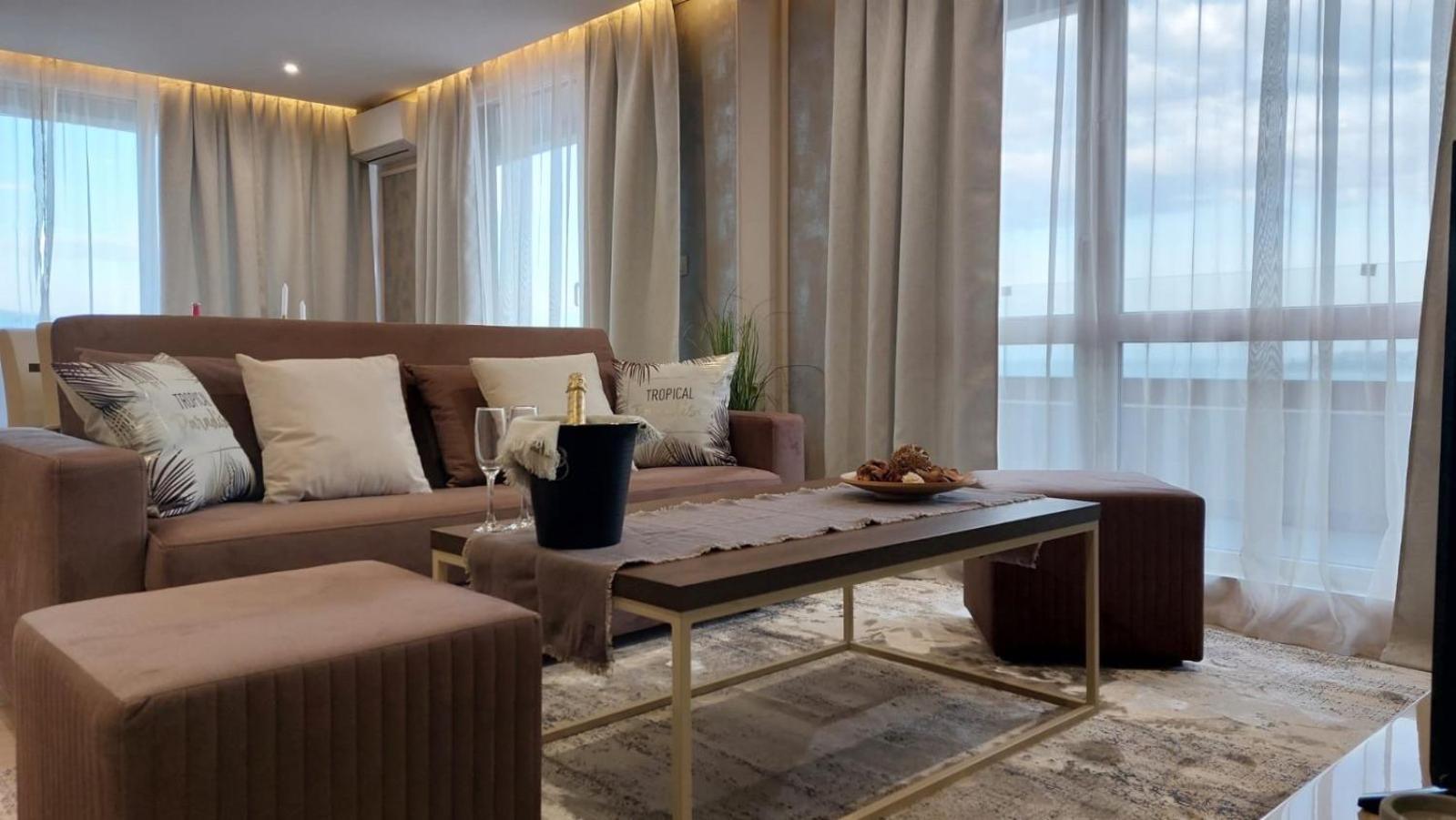 Paradiso 'В' 607 Large Luxury Apartment 네세부르 외부 사진