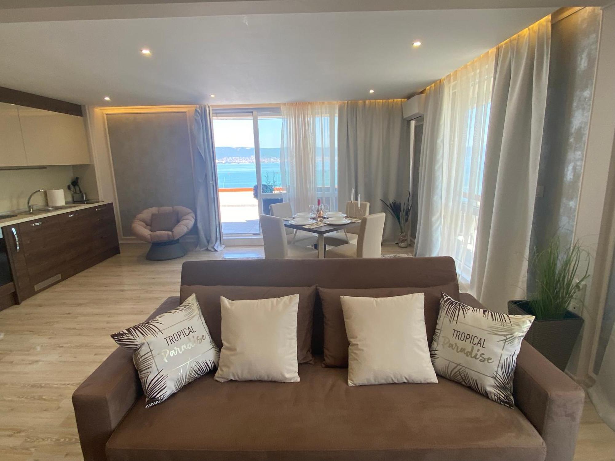 Paradiso 'В' 607 Large Luxury Apartment 네세부르 외부 사진